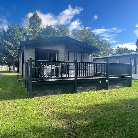Copse View Lodge With Hot Tub ヨーク エクステリア 写真