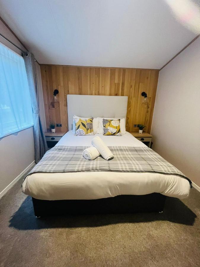 Copse View Lodge With Hot Tub ヨーク エクステリア 写真