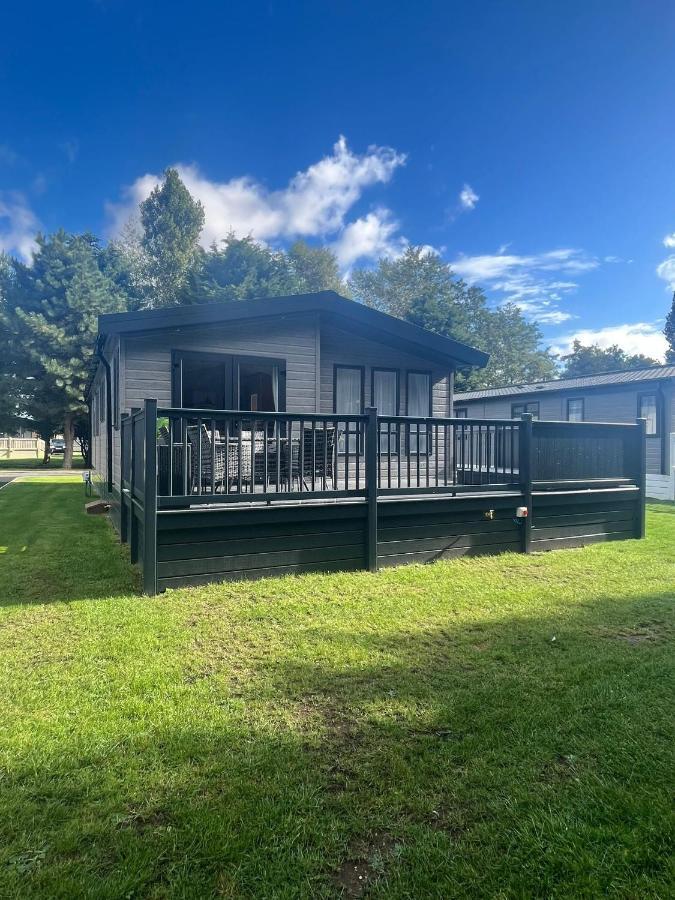 Copse View Lodge With Hot Tub ヨーク エクステリア 写真