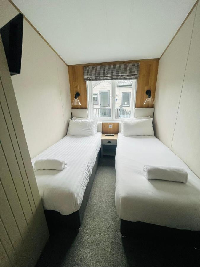 Copse View Lodge With Hot Tub ヨーク エクステリア 写真